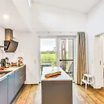 度假居 Freier Feldblick Mit Hottub By Interhome *